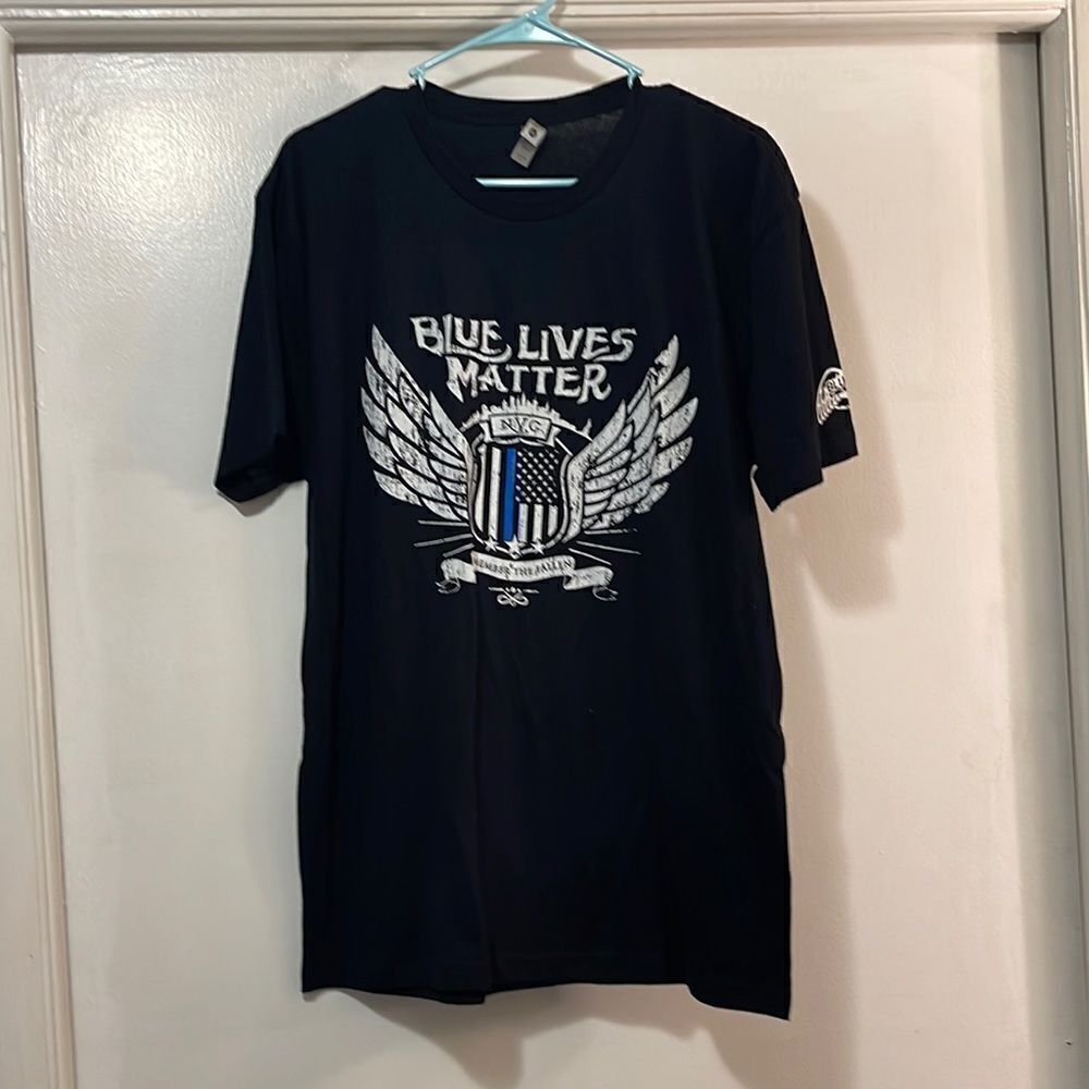 Blue lives matter shirt large